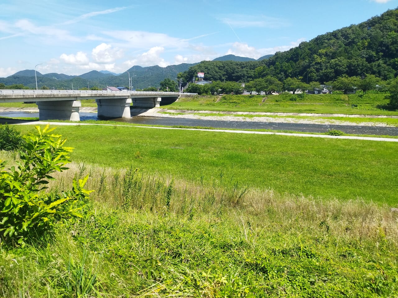 馬見ヶ崎の双月橋付近