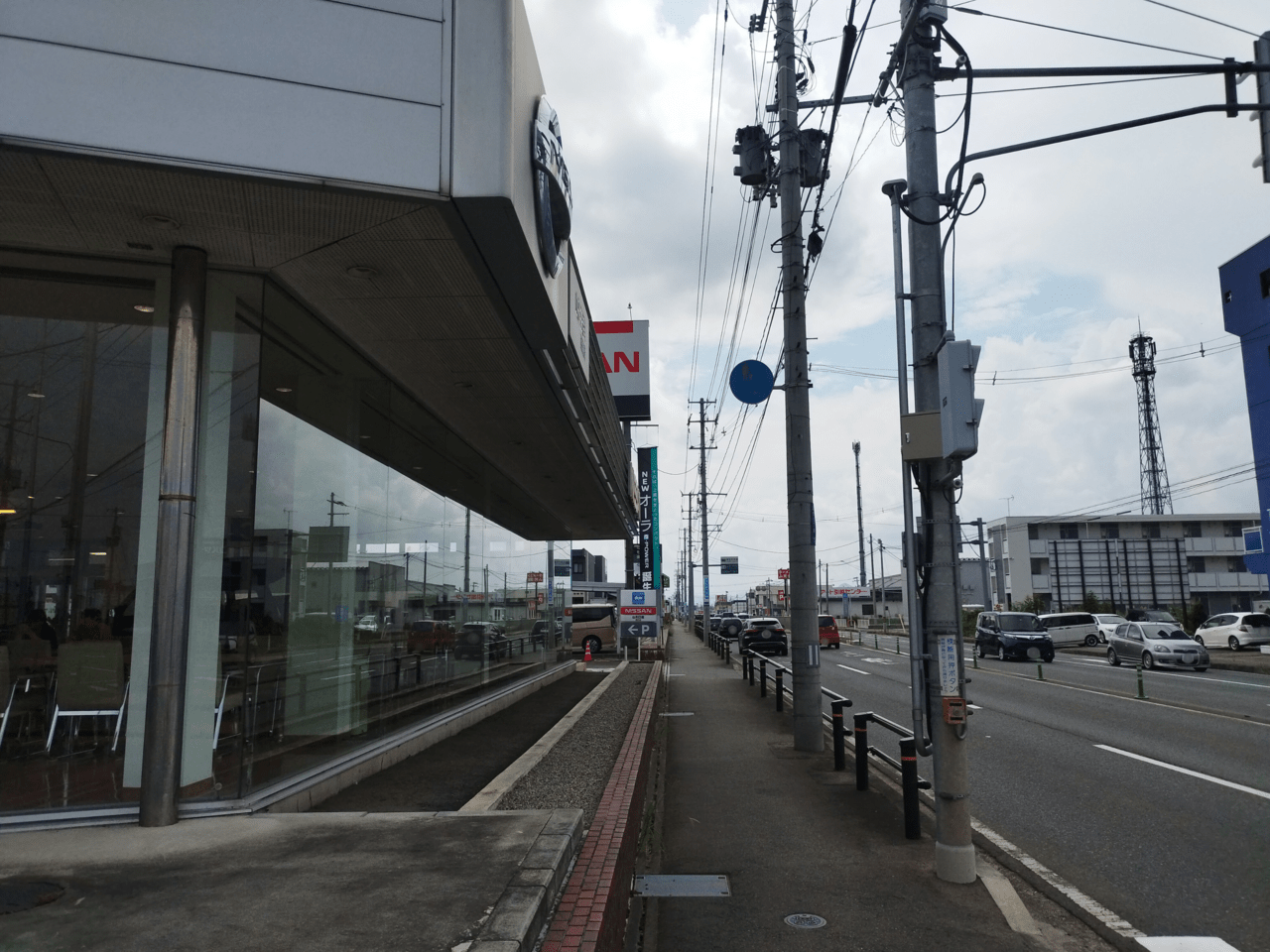 日産西田店の外観