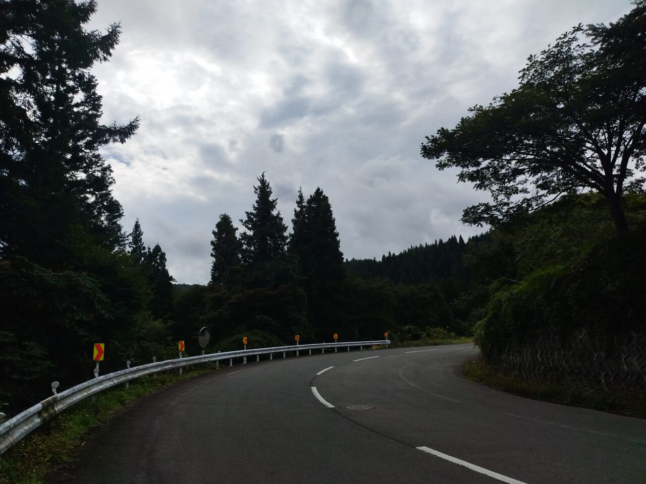 山林の道路