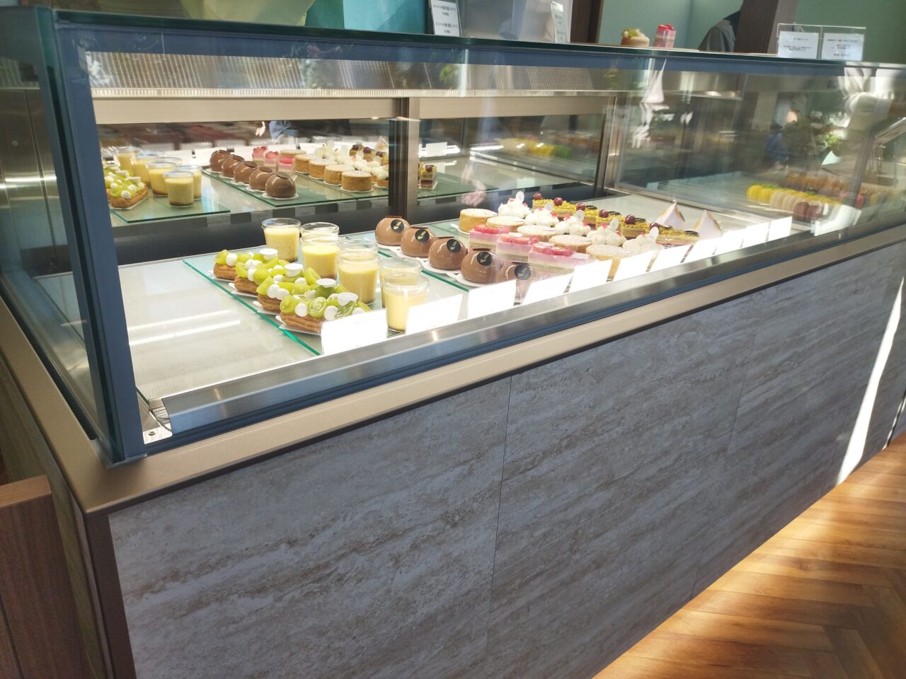 patisserie HERBE（パティスリーエルブ）の店内