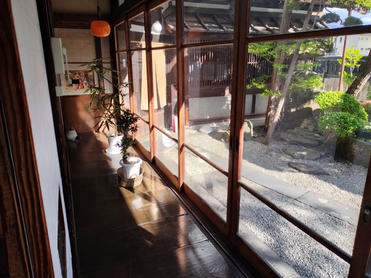 そば処三百坊　紅の蔵店