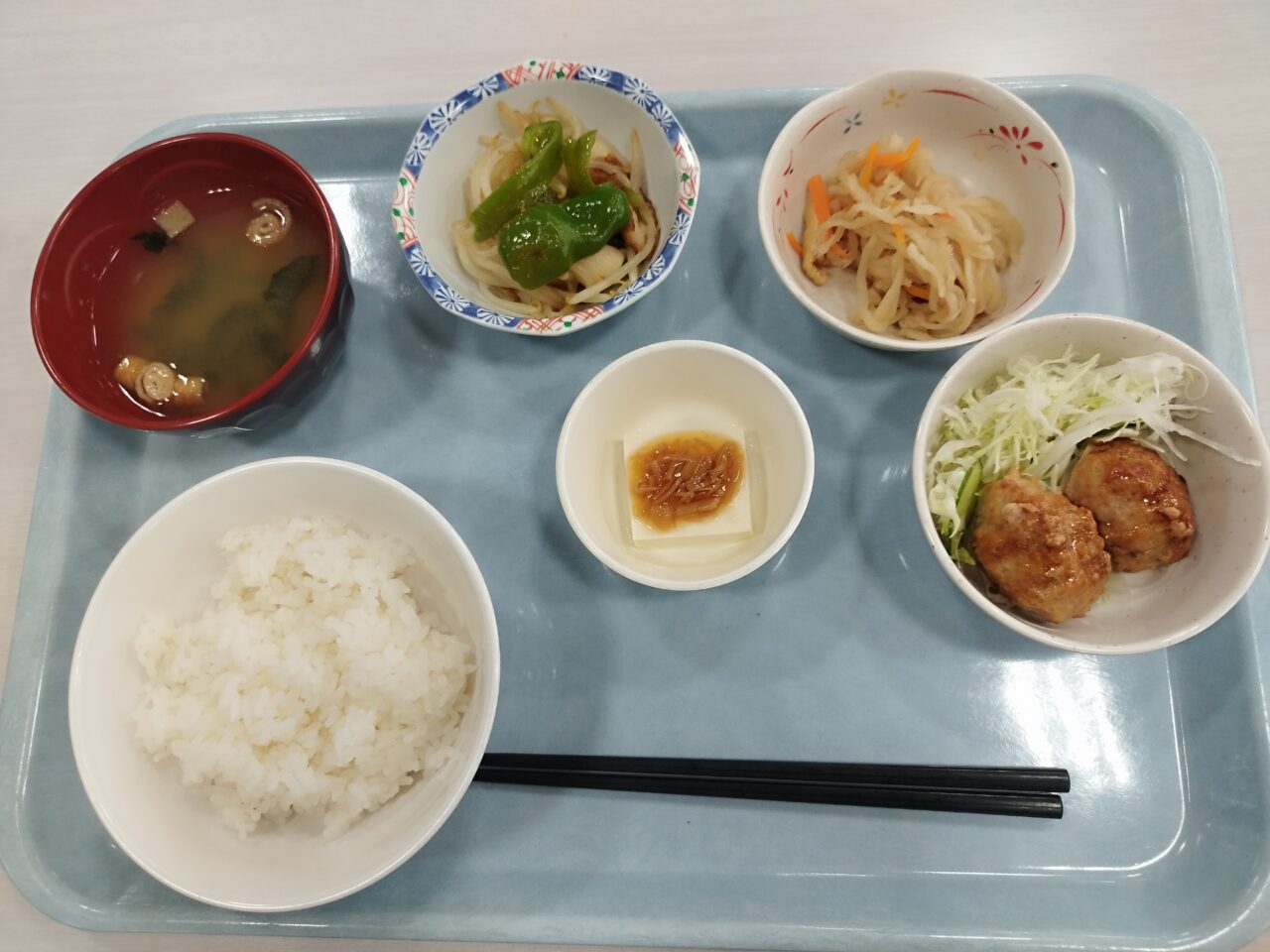 「東北文教カフェテリアLilas（リラ）」