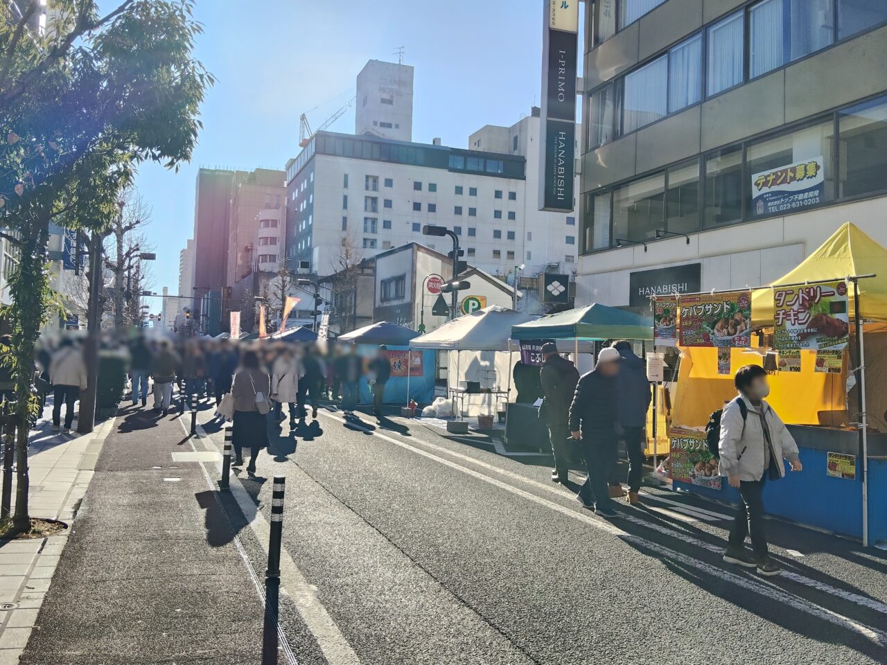 七日町の初市の様子